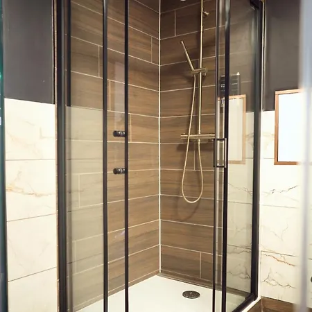 Villa Romance Room