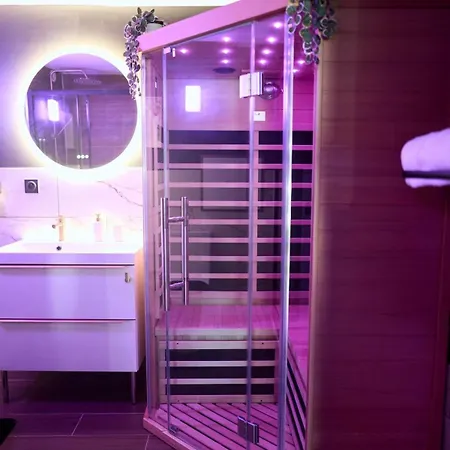 Villa Romance Room *